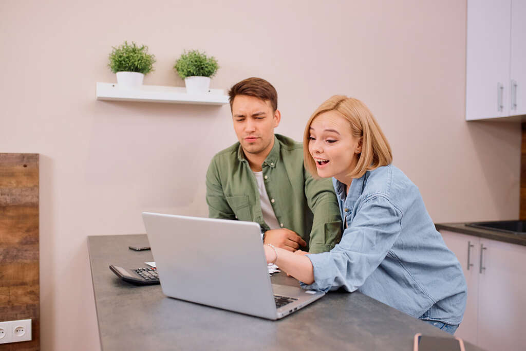 Couple-pleasantly-surprised-by -home-energy-tax-credits-while-doing-taxes